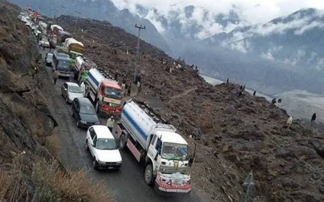 Landslides Disrupt Traffic on Karakoram Highway; Travellers Advised to Postpone Journeys